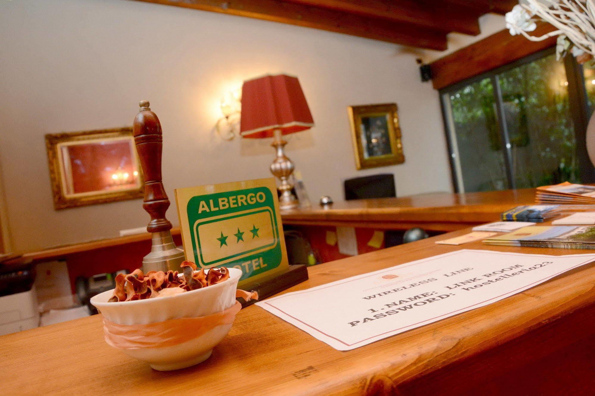 Albergo Dimora Storica Antica Hostelleria Crema Exterior foto